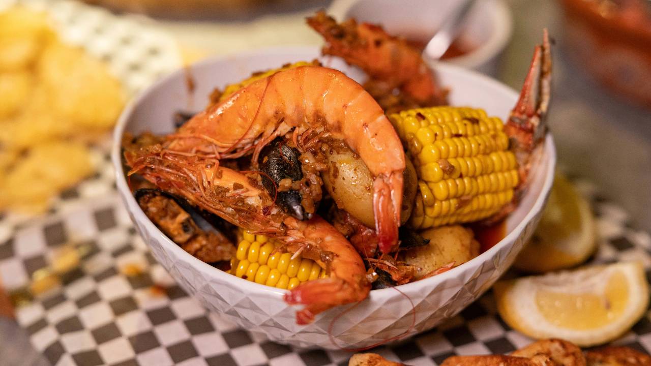 Best Seafood in Mumbai – Top Restaurants You Must Try